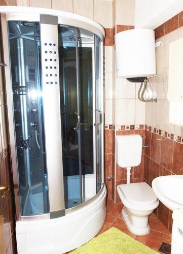 Apartments With A Parking Space Makarska - 9129