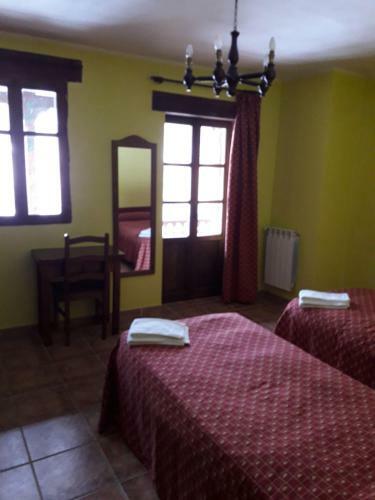 Hotel La Casa Vieja En Valde�n