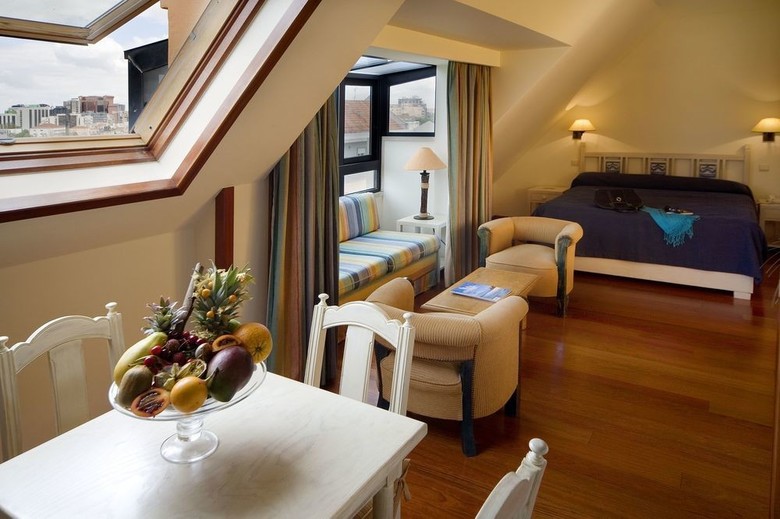 Real Residencia Suite Hotel