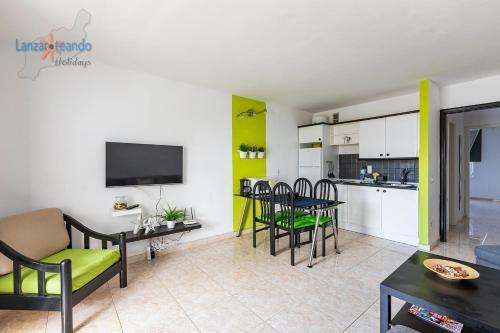 Green Apartment, Bright Apt In Costa Teguise