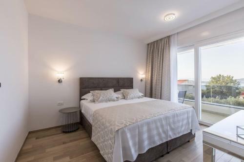 Luxury Villa Adonis Split With Private Pool, Jacuzzi, Sauna And Gym