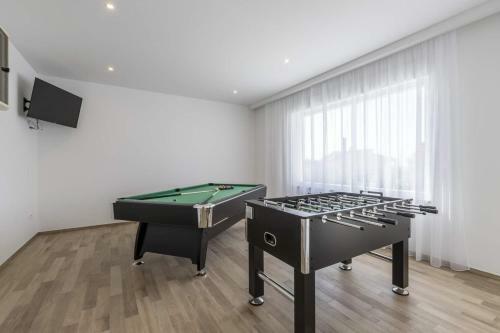 Luxury Villa Adonis Split With Private Pool, Jacuzzi, Sauna And Gym