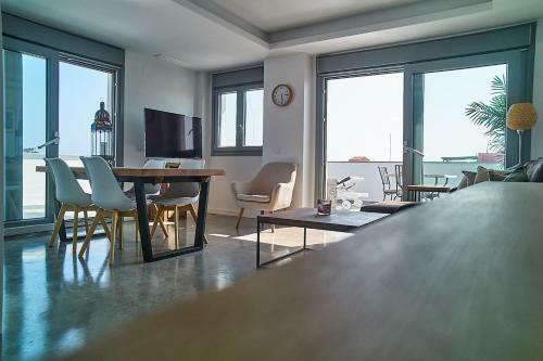 Fabulous Penthouse Downtown Tarifa, Maestro Apartments