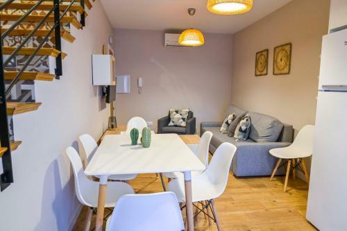 C - Apartamento Moderno En El Torrico Con Piscina