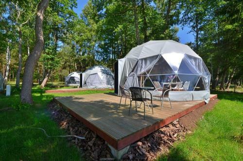 Slowly Glamping Osada Nad Wod?