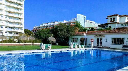 Apartamentos Caravane (Carihuela Park)
