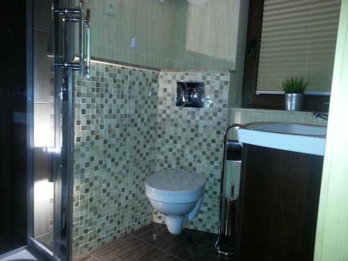 Pokoje Go?cinne Domki Apartamenty Awer