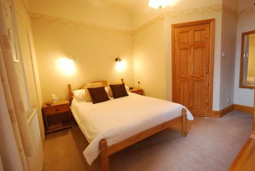 Hostal Sherwood Guest House