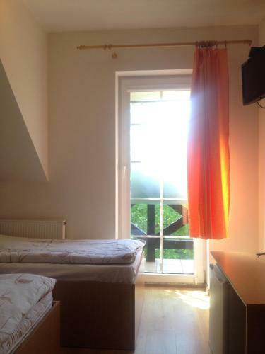 Hostal Dom Wypoczynkowy Jantar Le?nicz�wka 1a