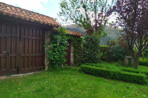 Casa Las Lindes Valle de Cabuerniga , Cantabria