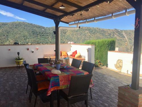 Casira, Ruime Villa & 2 Studio's - 8 Personen
