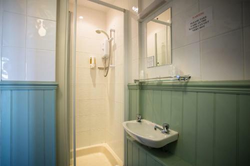 Hostal Sandcliff Guest House