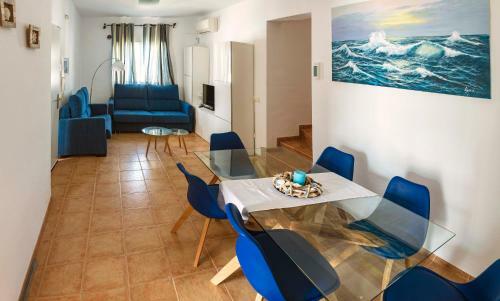 Chalet En Matalasca�as A 300 Metros de La Playa