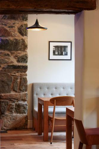 Hostal Cross Foxes - Bar Grill Rooms