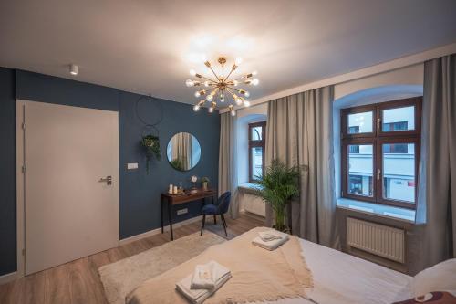 Spacious Apart ~ 150m Main Square ~ Self Check-in 24h