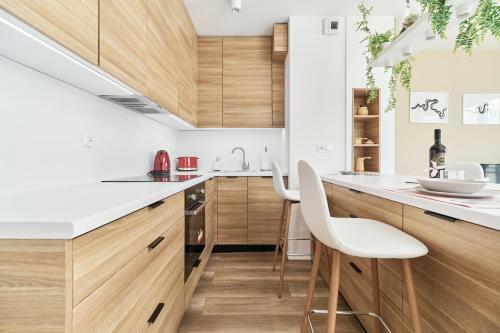 Luxurious Apartment Wroc?aw Kowale By Renters