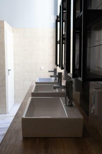 Quantum Hostel