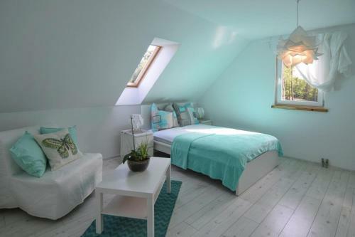 Holiday Home, Debina