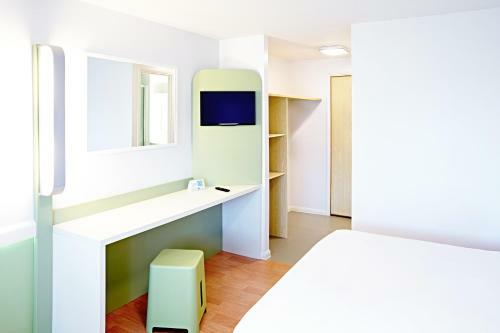 Hotel Ibis Budget Warrington Lymm Services