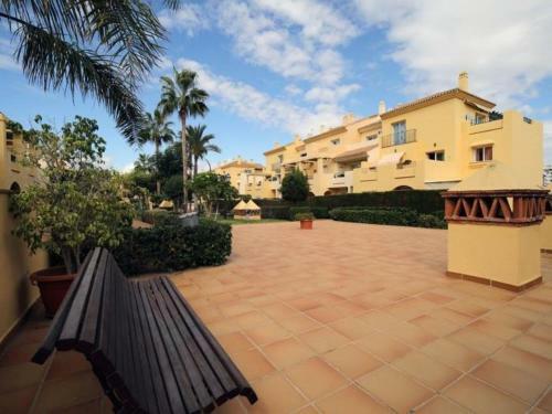 15 Sunny Apartment, Terrace, Wifi!