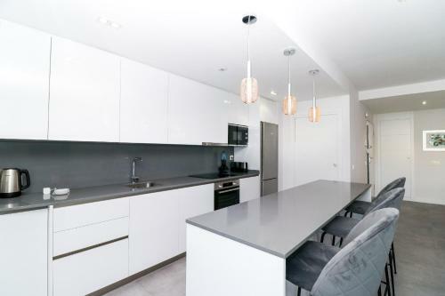 Brand New Luxury Apartment In Cala Serena