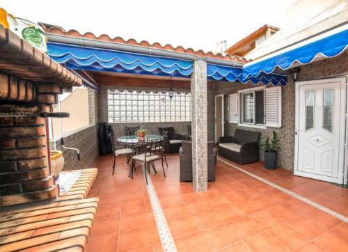 Apartamento Amadores Beach With Pool Familyfriendly