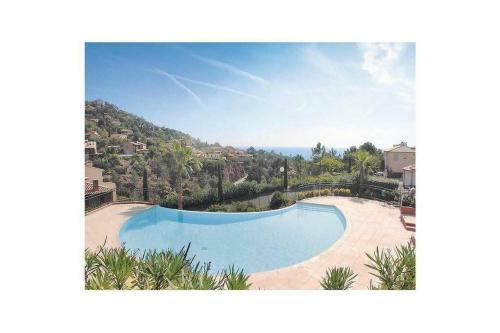 Sea View Apartment In Residence With Swimming Pool