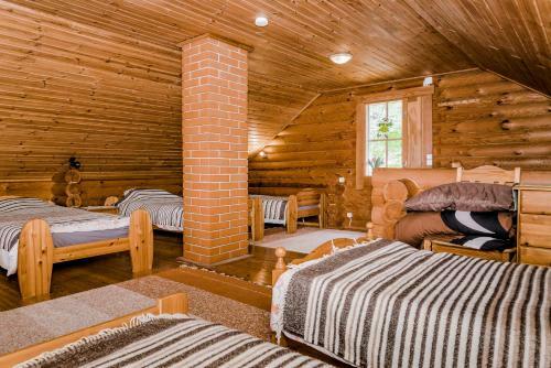 Lodge K�lmam�e Puhkemaja
