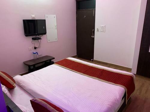 Hotel Dhanush Palace