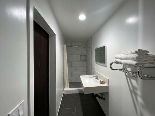 Motel Erth Inn By Aga Bell Gardens