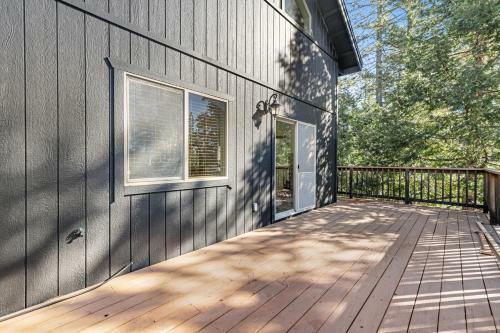 Blue Mountain Hideaway