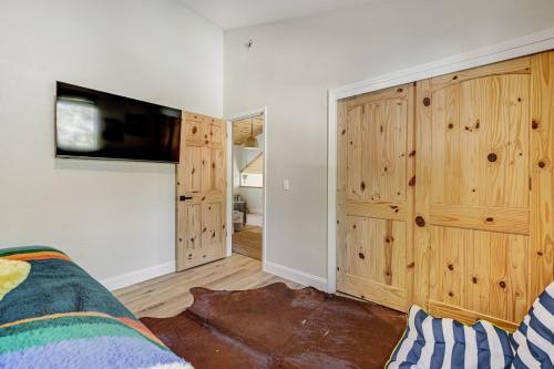 Blue Mountain Hideaway