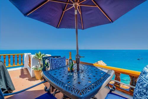 Oceanfront Villa With One Of A Kind Amazing View!!