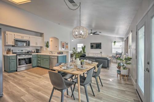 Stylish Bakersfield Getaway With Pool Table!