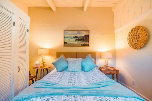 Seamist Beach Cottage, Private Beach & Ocean Views