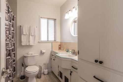 Apartamento Cozy Cottage - Full Kitchen & At-home Comfort