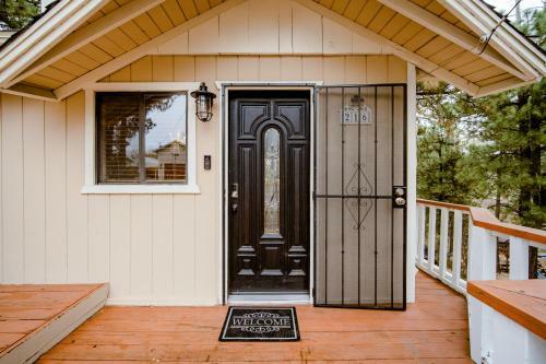 Old Hollywood Lodge-pets, Hottub-sauna, Speakeasy!