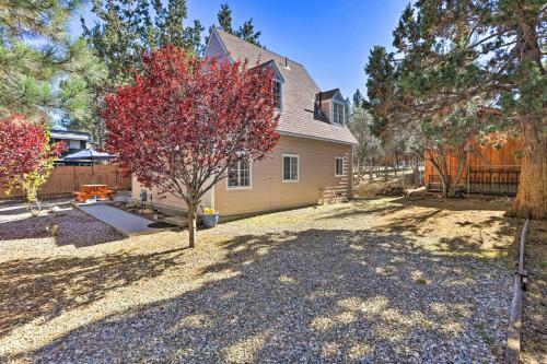 Cozy Cottage With Spacious Yard About 4 Mi To Ski!