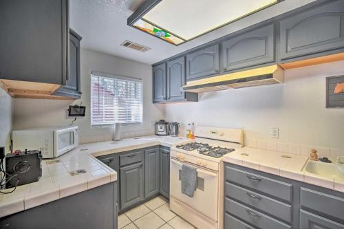 All-season Big Bear Home With Stone Fireplace!