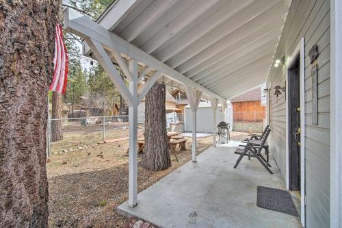 All-season Big Bear Home With Stone Fireplace!