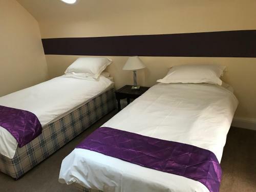 Hotel Halfway House Inn Country Lodge
