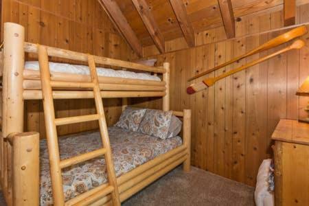 Doormat Vacation Rentals - Moonridge Mountain Manor