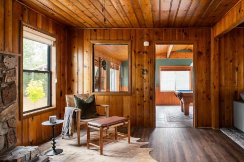 Cougar Rd - Cougar Lodge