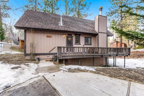Woody's Bearfoot Cabin