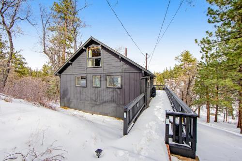 Black Raven Cabin