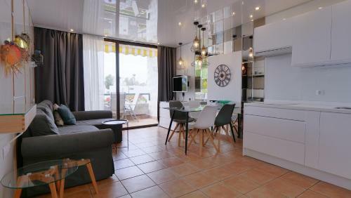 Beach Life 365 Apartment