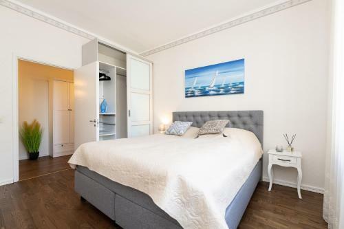 Central Gonsiori 2 Bedroom Cozy Apartment