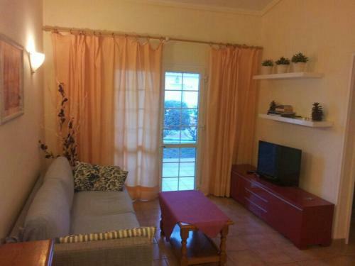 Bungalow Near Yumbo And The Beach