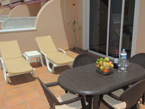 Apartamento Romantic Retreat With Marine View