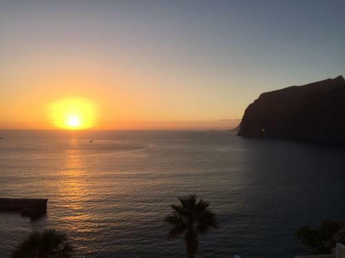 Apartamento Romantic Retreat With Marine View